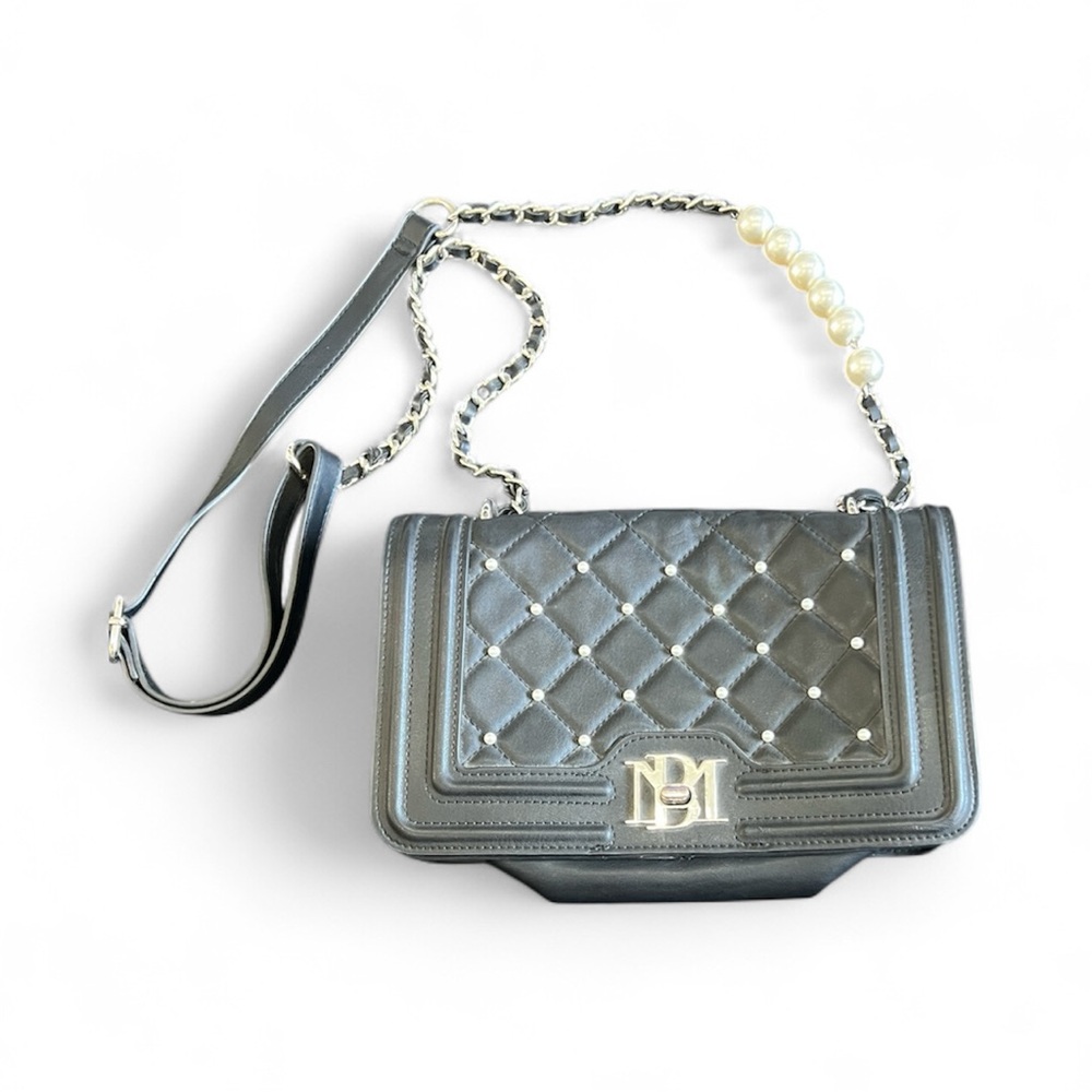 Badgley Mischka Pearl
Crossbody Bag
